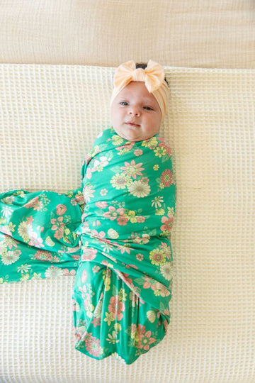 KELLY GREEN + PINK RETRO DAISIES | SWADDLE