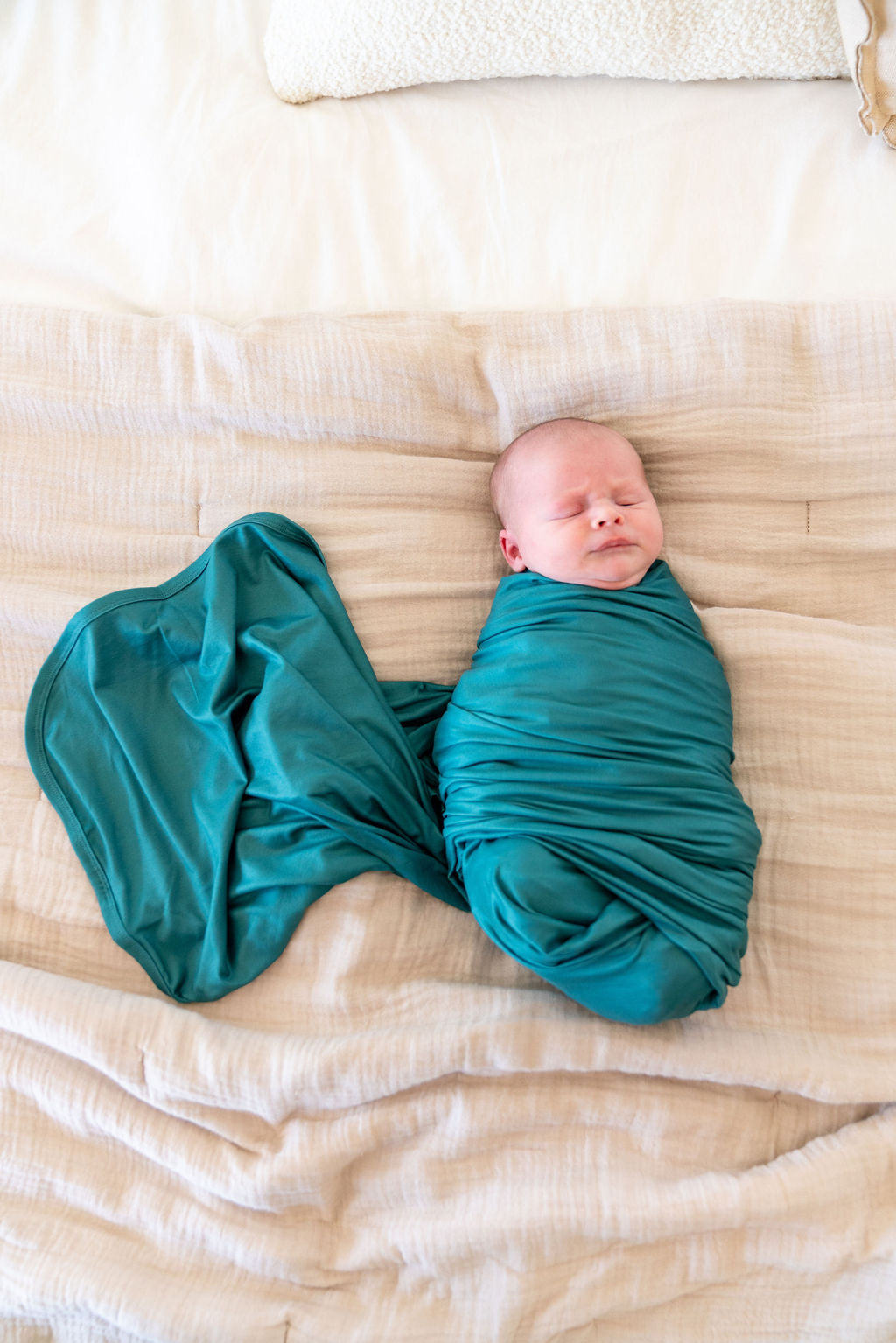 HUNTER GREEN SOLID | SWADDLE